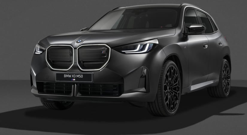 Erősebb, sötétebb lett a BMW sorhatos SUV-ja
