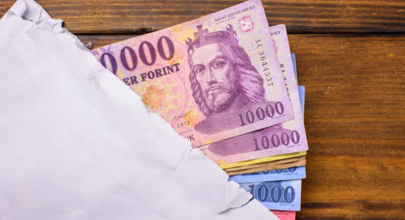 Tovább gyorsult a keresetek növekedési üteme augusztusban az elemzők szerint