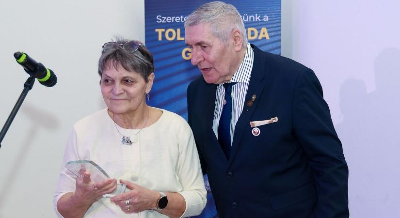 Seregélyesre került az Életműdíj a Magyar Tollaslabda Szövetségtől