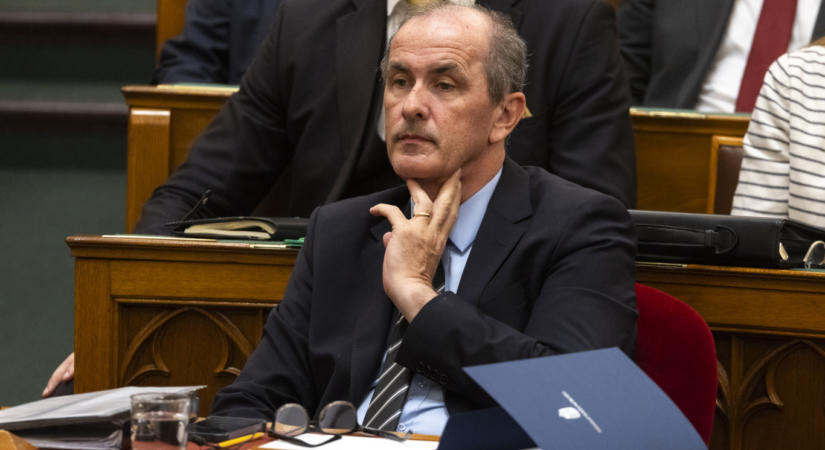 További bizonyítékokat vár az Egészségügyi Minisztérium a gyanús Covid-beszerzésekről