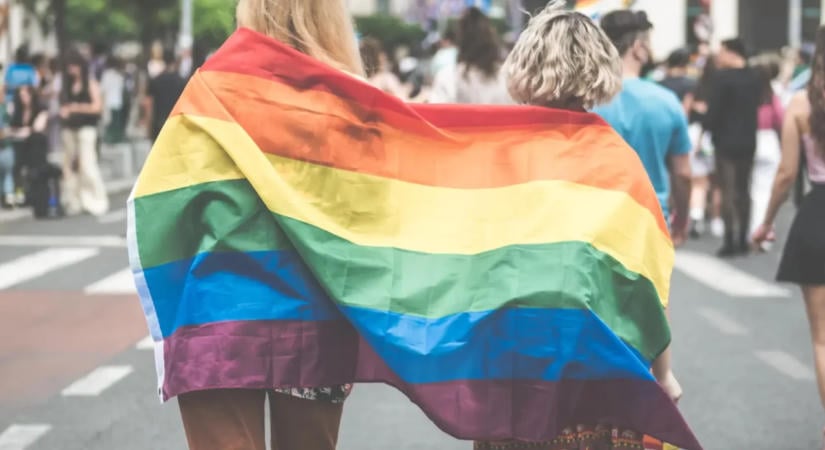 Törökországban fokozódik a bírálat az LMBTQ-aktivisták elleni razziák miatt