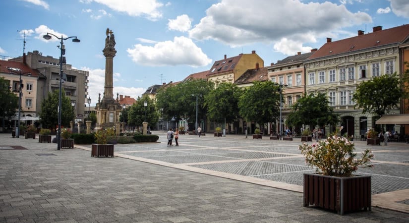 Tavaly szeptemberben, decemberben, és idén áprilisban is idegenekre támadt rá egy férfi Szombathelyen
