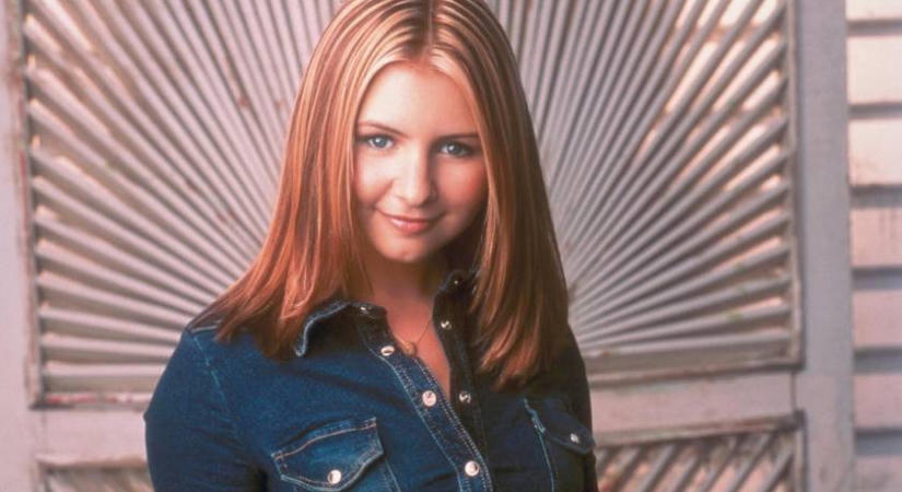 Ő volt a Hetedik mennyország csinos Lucy-ja: a 44 éves Beverley Mitchell háromgyermekes édesanya