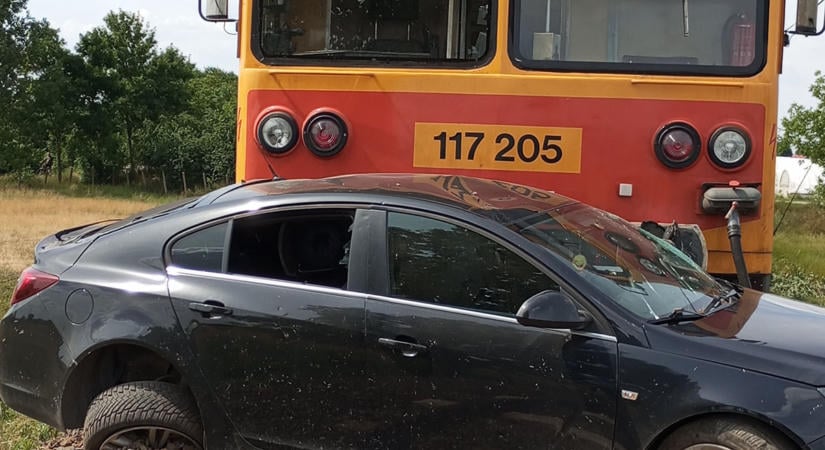 Figyelmetlenül hajtott a vonat elé – Bíróság elé áll a 27 éves kötegyáni férfi