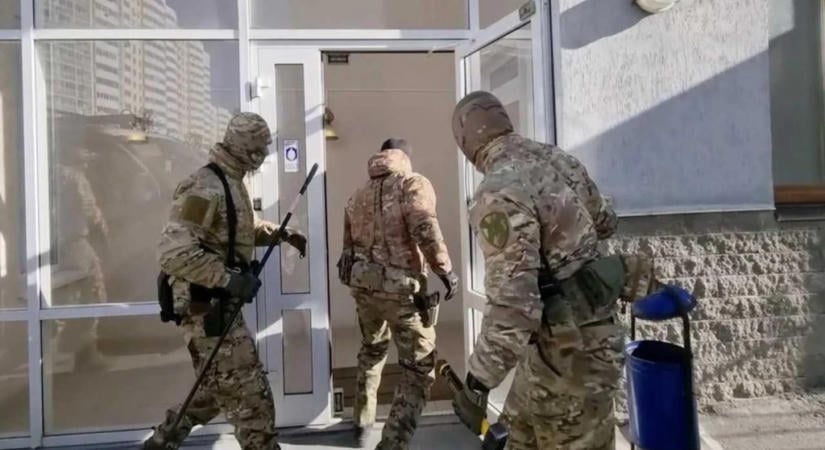 Bordélyházat szálltak meg a kommandósok Oroszországban – videó