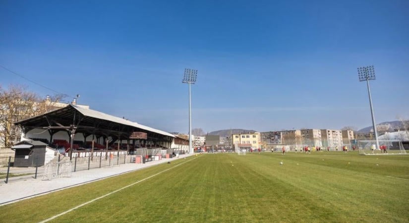 Több mint egy évszázada áll Dorog legendás stadionja – olimpikonok és világsztárok is megfordultak itt