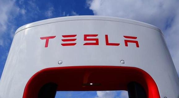 Sokkoló bejelentést tett Elon Musk cége