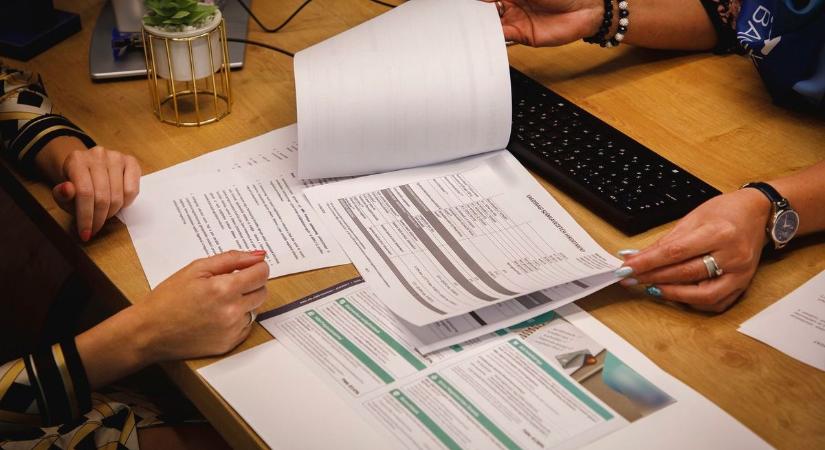 Felfüggesztik a devizahiteles pereket, de aki akarja, tovább harcolhat az igazáért, hogy szerinte anno megtévesztették