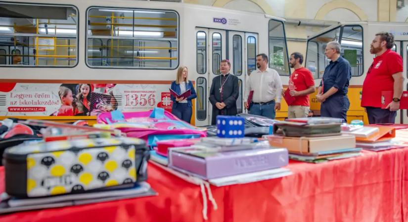 Tanfelszereléssel és mentorprogrammal segíti a rászoruló diákokat a Katolikus Karitász