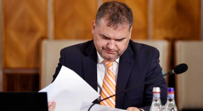 Magányos idősek, vízhiány, elnéptelenedő kisvárosok – Új kihívásokra figyelmeztet Cseke Attila