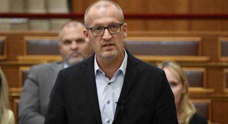 Megszólalt a miniszter: Tarr Zoltán szerint Vidnyánszky Attila valótlanságokat állít
