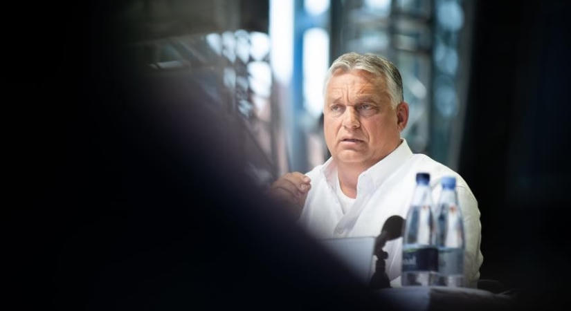 Orbán még mindig az Adrián nyaral