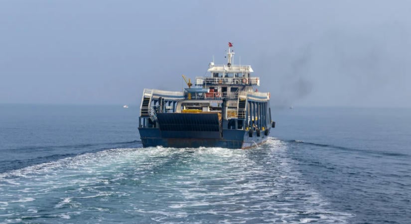 Egy focicsapat busza alá rejtőzve jutott el Spanyolországba egy marokkói fiú