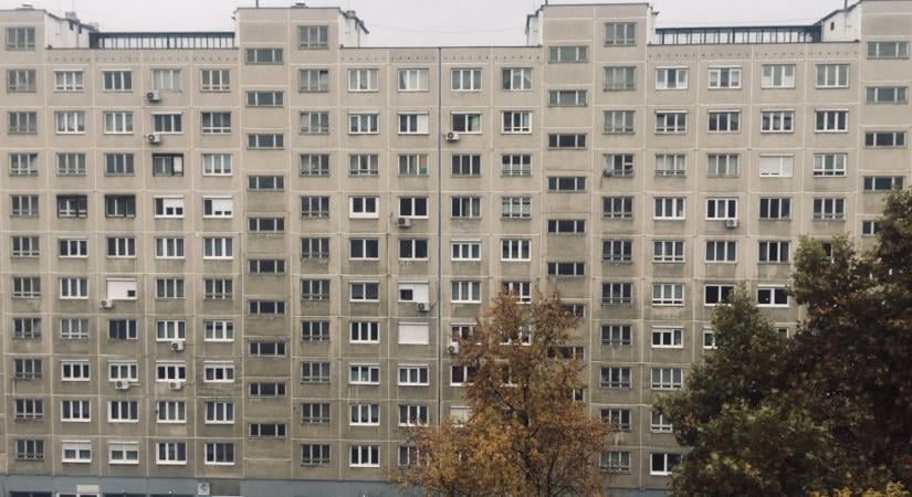 Magyar Péter újrainduló panelprogramról és bérlakásprogramról írt