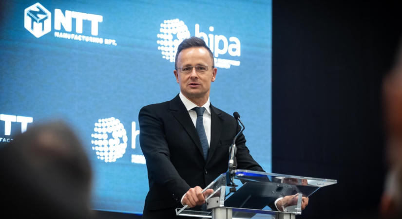 Külügyesekkel töltötték meg a termet Szijjártó Péter sajtótájékoztatóin