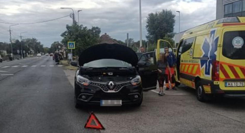 Két autó csapódott egymásba Balatonfenyvesen, ketten megsérültek