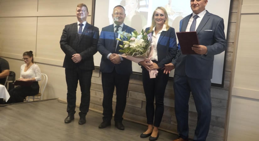 Takaréklángon is építkezik Egyek
