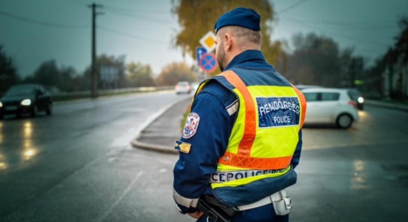 Megújul a rendőrség ruházata: 383 mintát mutattak meg az állománynak