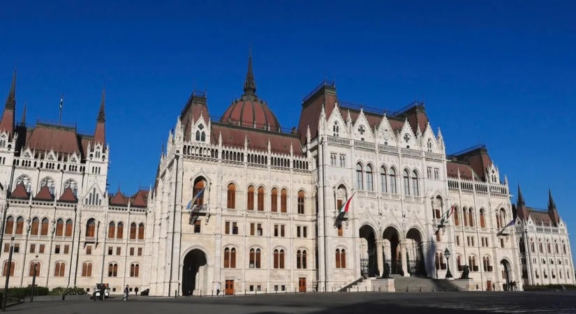 Itt a döntés: lezárják a Parlament környékét