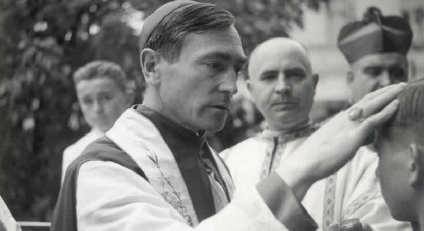 Márton Áron életét új zenei világban meséli el az Én népem vállalom folkopera Csíkszeredában