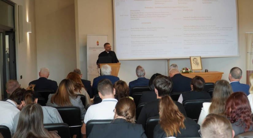 Konferencia az Ortutay Elemér Görögkatolikus Központban - Esterházy János és kora