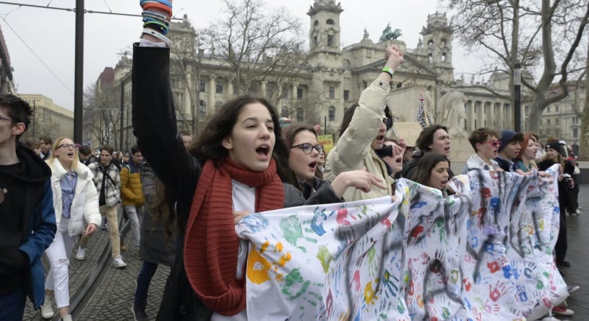 Strasbourg a tanároknak adott igazat: jogsértő volt Orbánék lépése