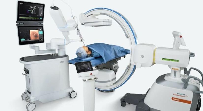 Robot vehet mintát a tüdőnkből – az orvosok élő közvetítésen keresztül nézhetik