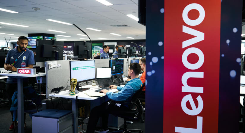 Amikor az AI ítél a pályán: a Lenovo technológiája működtette a 2026-os foci-vb legkritikusabb pillanatait