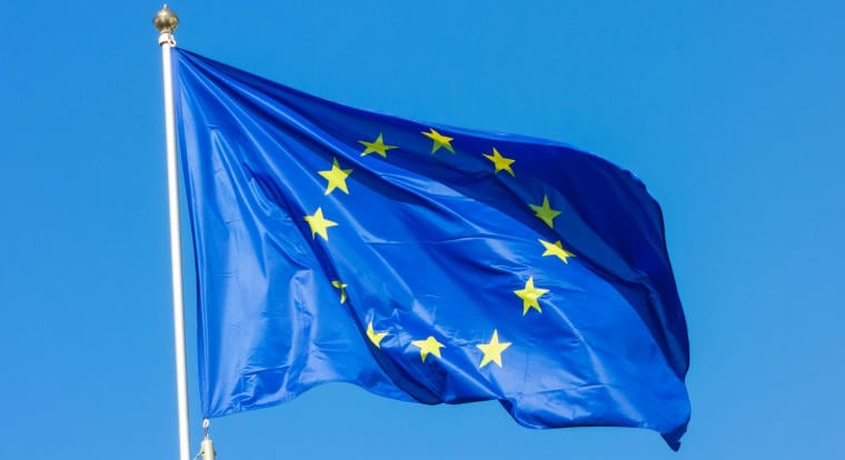 Európa saját fizetési hálózattal csökkentené a Visa és a Mastercard fölényét