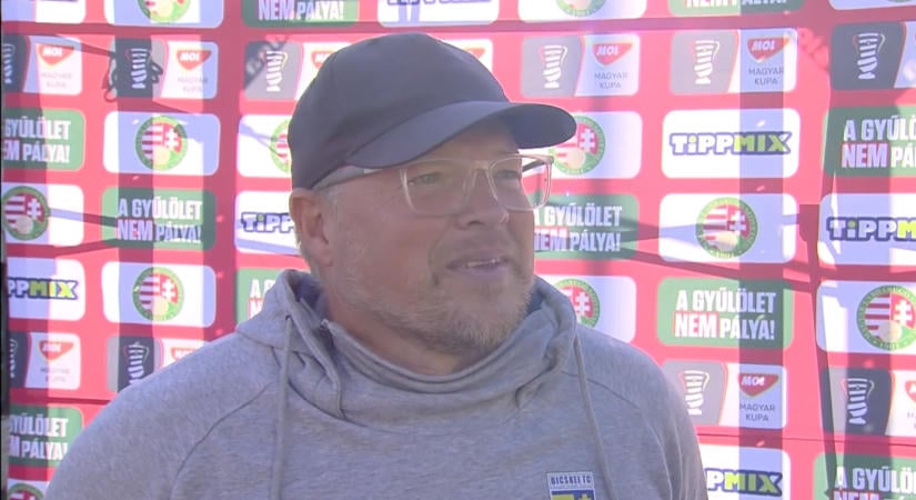 Bicske–Ferencváros: Király Patrik a karrierje csúcsáról beszélt, az edző a reptéren aludt