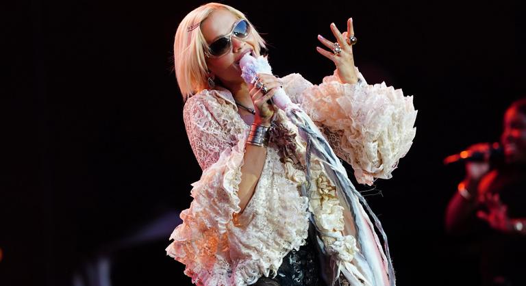 Meglepő okok miatt fújták le Rita Ora budapesti koncertjét