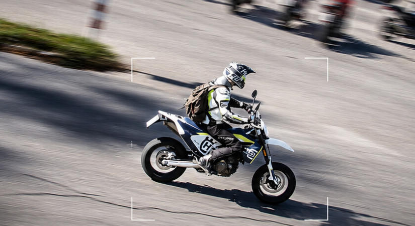Civil autóból mérték be, lefoglalták a motorját - Bekeményítettek a zsaruk