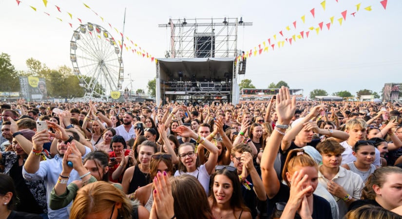 Eszméletlen nevekkel startol a Strand fesztivál: igazi sztárcunami érkezik a Balaton partjára