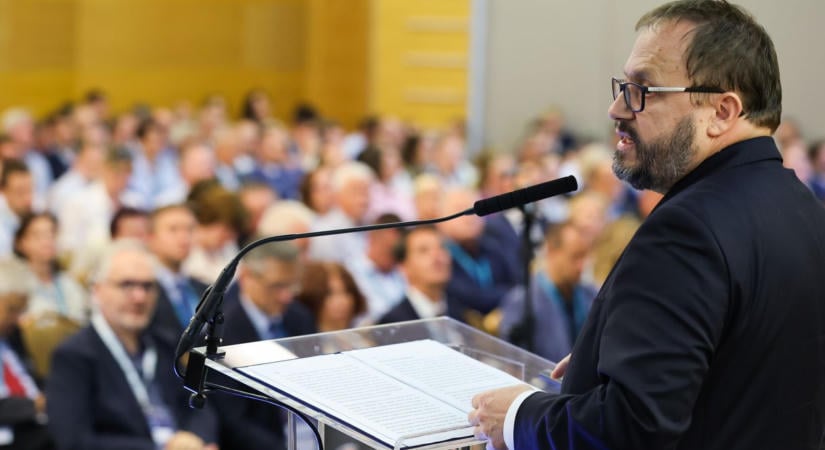 Kármán András: Ennyivel növekednek a minimálnyugdíjak januártól