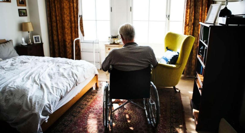 Időseket és hajléktalanokat dolgoztattak, majd elvették a pénzüket, nyugdíjukat