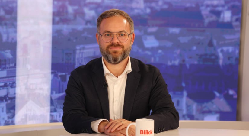 Orbán Balázs lemondott a parlamenti mandátumáról, Brüsszelben folytatja