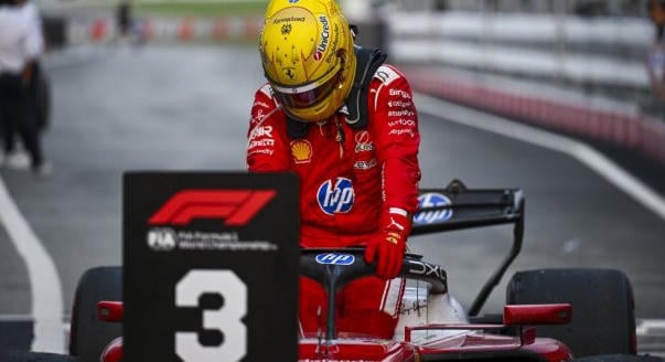 „Az FIA és a fiatalok is túl óvatosak” – Hamilton az esőről