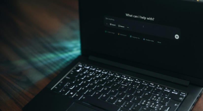 A pénzügyi vezetők fele inkább hallgat az AI-ra, mint a saját megérzéseire