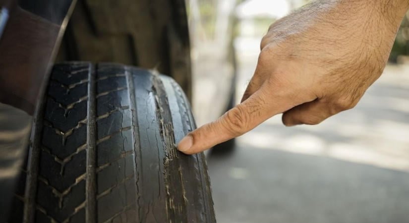 Ezt nézd meg az autód gumiján: komolyabb hibára is utalhat