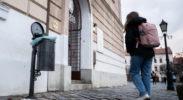 Bombafenyegetések a magyar iskolákban: nem robbantani akarnak, hanem uralkodni