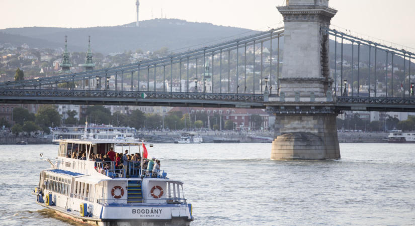 Megállhatnak a szállodahajók? Kritikus szintre süllyedt a Duna