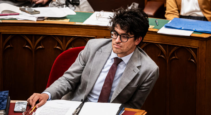 Velkey György szerint Szijjártó Péterék tudták, hogy súlyos gondok vannak a lélegeztetőgépekkel