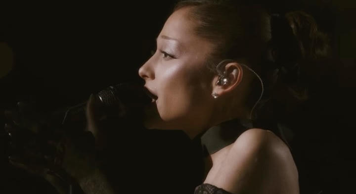 "Ez volt életem egyik legszebb élménye" - Ariana Grande könnyek között búcsúzott a rajongóitól