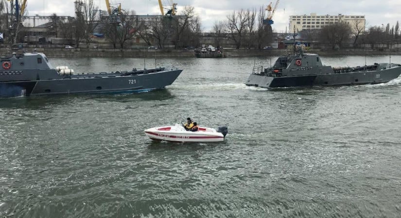 Őrizetbe vették a kazah védelmi minisztérium öt tisztségviselőjét a hadgyakorlaton tengerbe veszett katonák ügyében