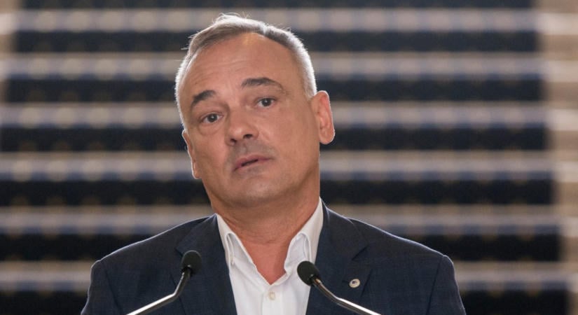 Lemondott a jachton kurvázó volt fideszes: „a statiszta szerepét már nem szeretném játszani”