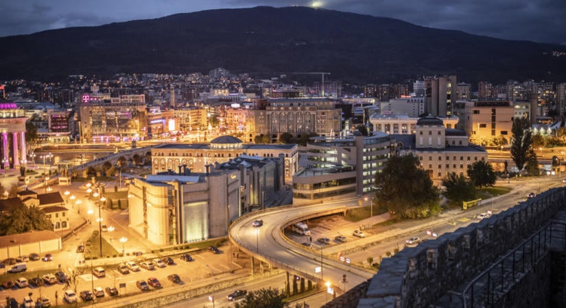 A Strabag és a Duna Aszfalt konzorciuma kapott megbízást egy macedón autópályaszakasz építésére