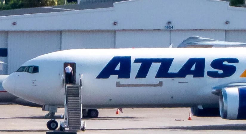 Vészjelzést adott le egy Kínába tartó Boeing 747-es