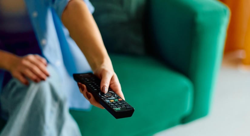 Tömeges elbocsátás a közmédiában, három csatornát zár be a BBC