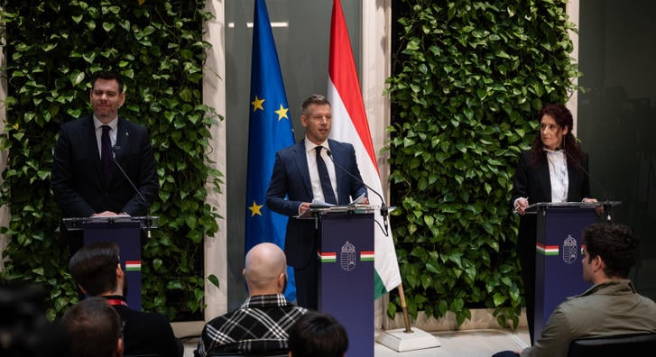 Magyar Péter: Plusz 500 milliárd forintot kap az egészségügy 2027-ben