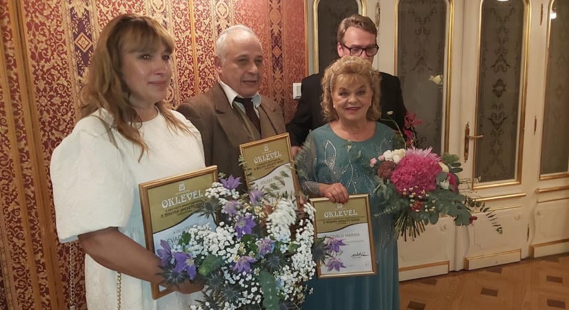 Oszvald Marika életműdíjat kapott, ám egy nézőt is kitüntettek az Operettben
